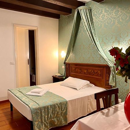 Hotel Canada Венеція Екстер'єр фото