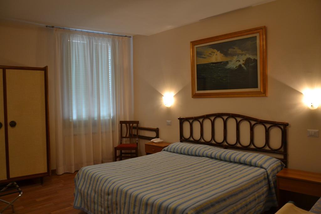 Hotel Canada Венеція Екстер'єр фото