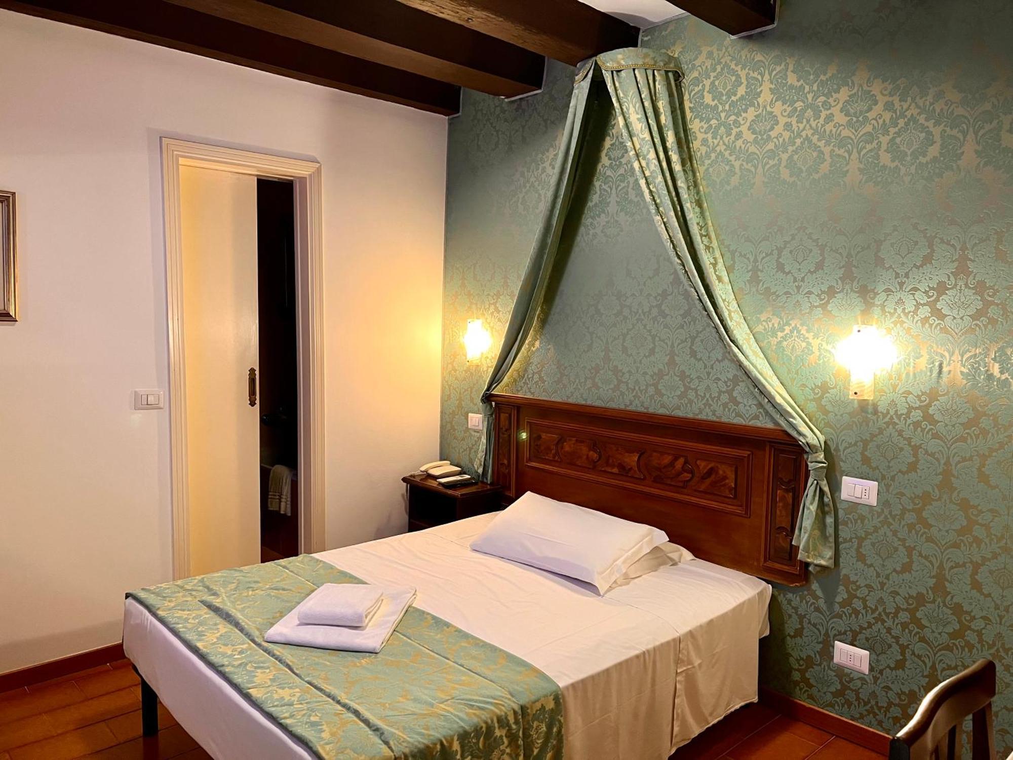 Hotel Canada Венеція Екстер'єр фото